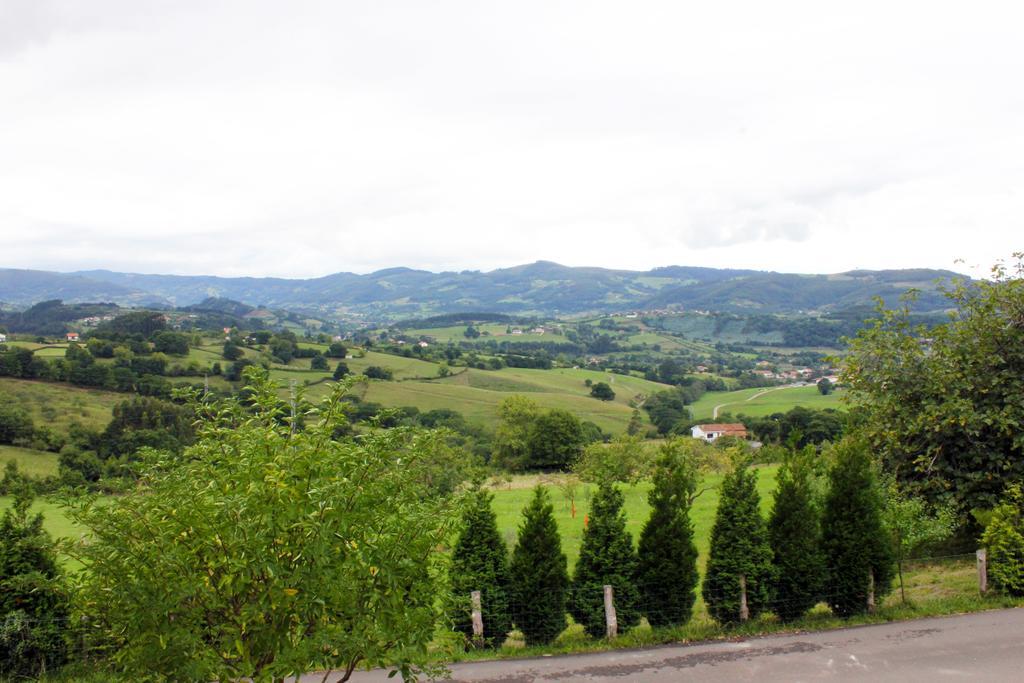 Escuelas De Fuentes Villaviciosa  Exteriér fotografie
