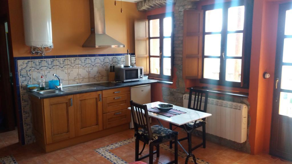 Escuelas De Fuentes Villaviciosa  Exteriér fotografie